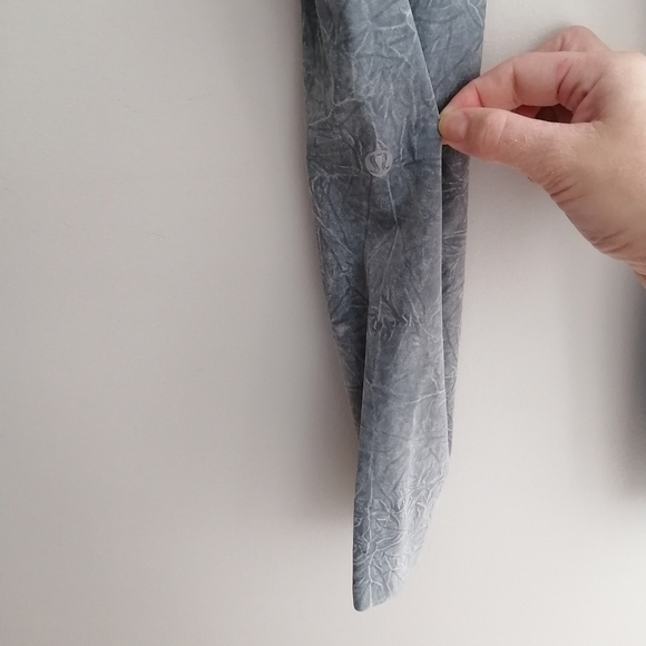 Lululemon Fast and Free High Rise Tight 25" Ice Dye Ice Wash Asphalt Grey 6 - Picture 8 of 16